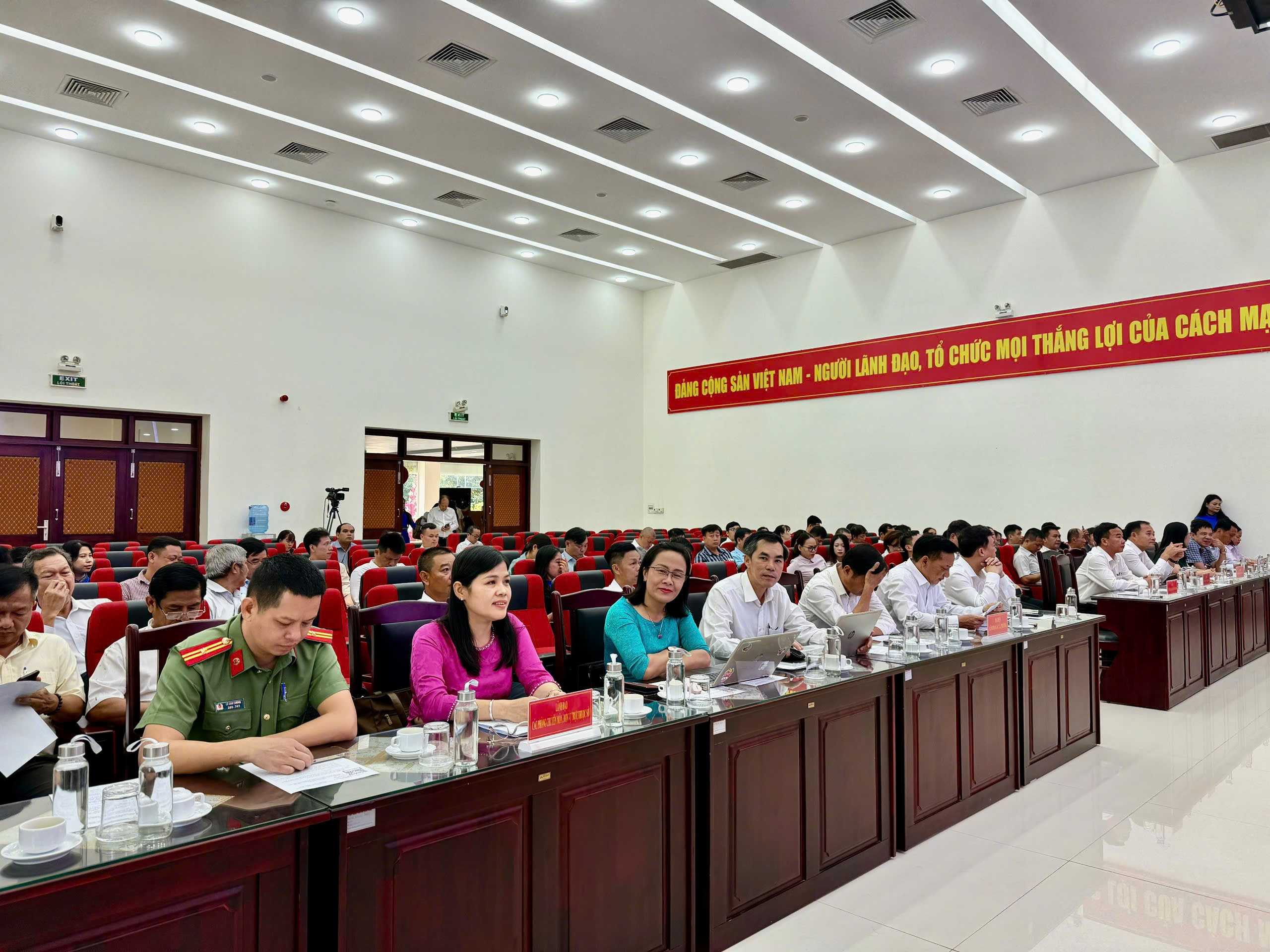 Các Đại biểu tham dự Hội nghị 